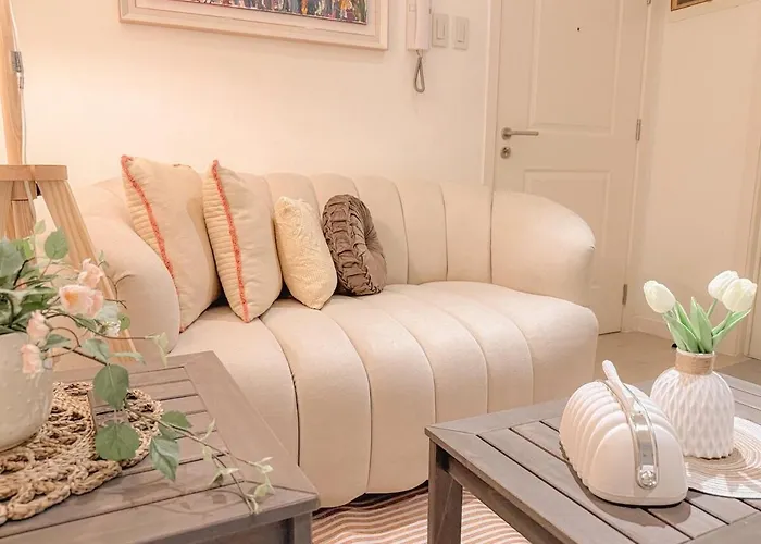 2br In Paranaque With Balcony Near Naia *