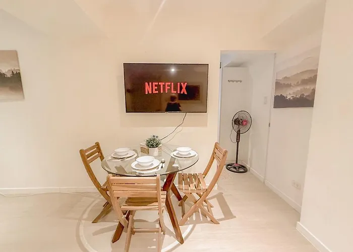 2br In Paranaque With Balcony Near Naia Apartamento