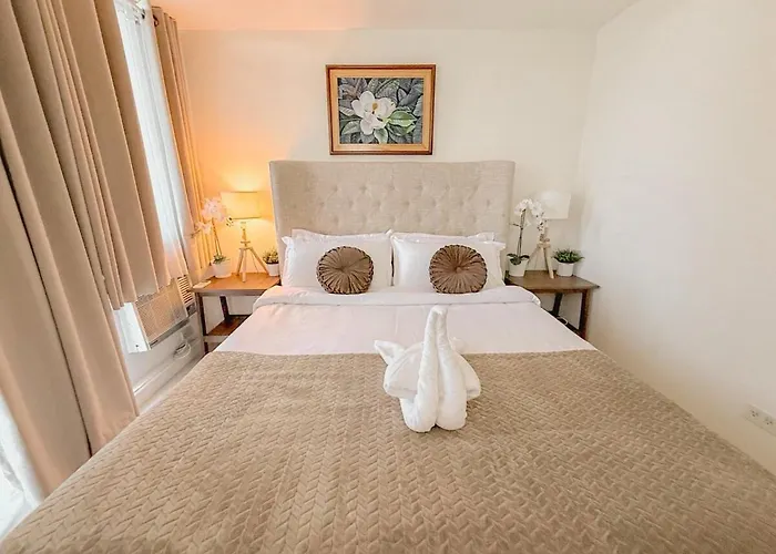 2br In Paranaque With Balcony Near Naia Apartamento Manila