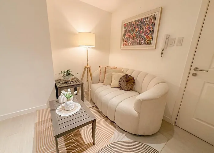 2br In Paranaque With Balcony Near Naia *